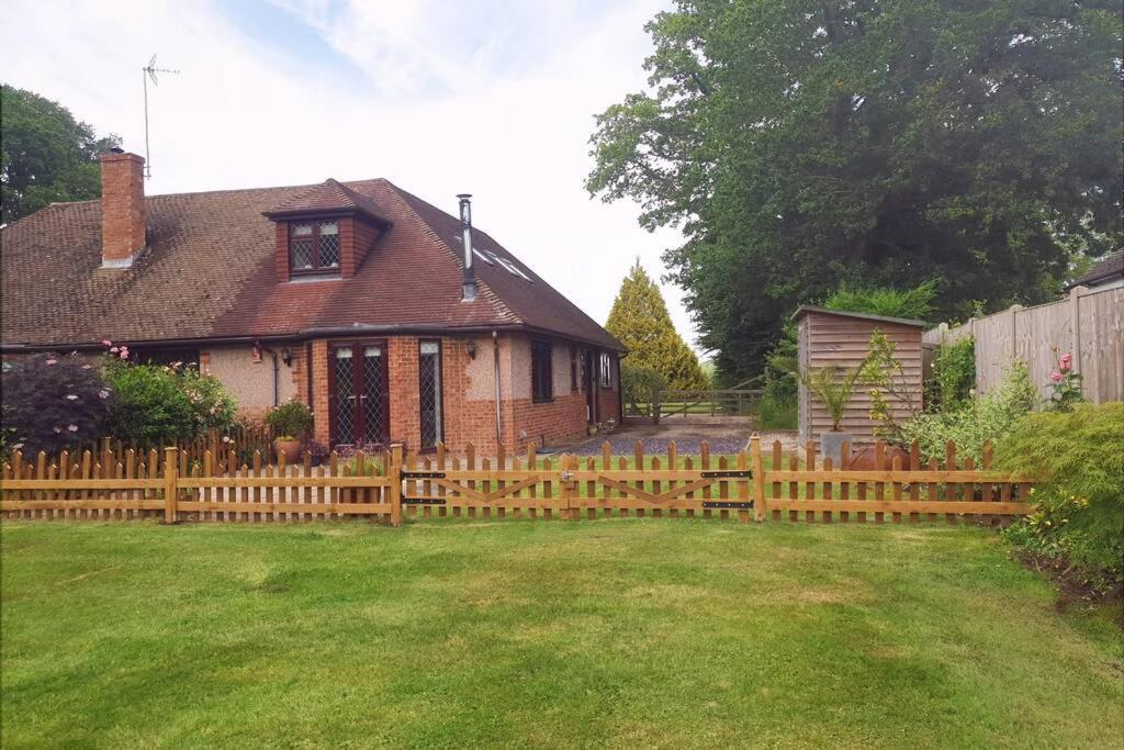 Ashwood Holiday Cottage. Ashford  Dış mekan fotoğraf